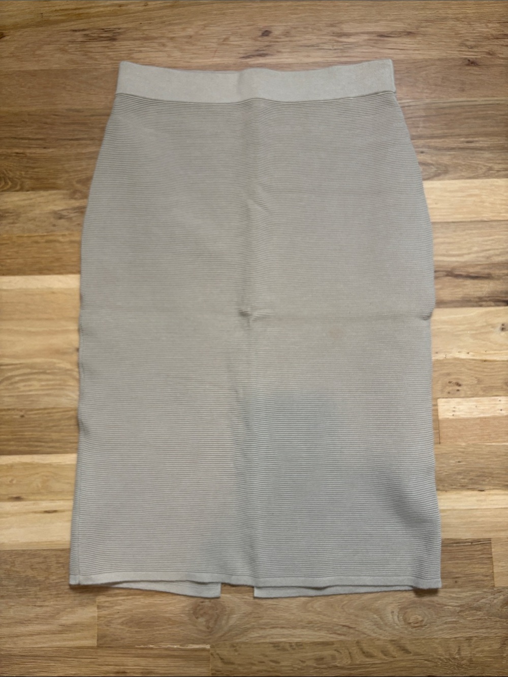 Uniqlo Ribbed Knitted Pencil Skirt in Light Beige